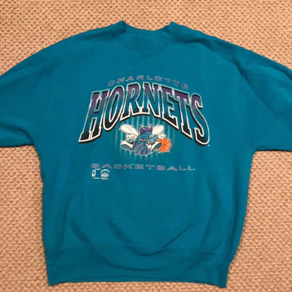 Charlotte hornets vintage crew neck sweatshirt